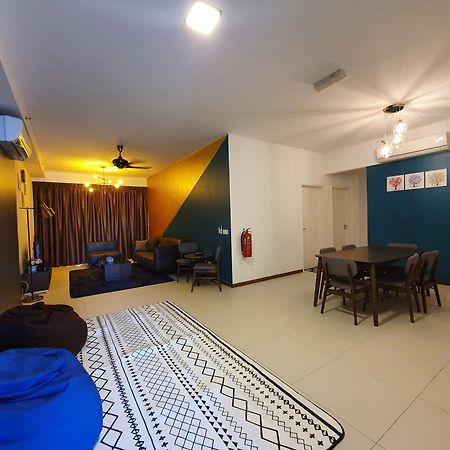The Landmark By Katana 3Br To 4Br Luxury Seaview Landmark Homestay At Gurney 15-16Pax 无敌海景套房 Tanjung Tokong Εξωτερικό φωτογραφία