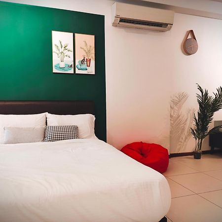 The Landmark By Katana 3Br To 4Br Luxury Seaview Landmark Homestay At Gurney 15-16Pax 无敌海景套房 Tanjung Tokong Εξωτερικό φωτογραφία